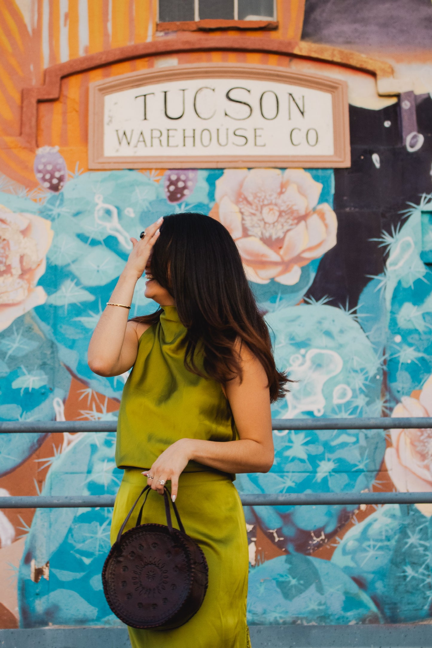 Sol Round Handbag Crossbody - Brown