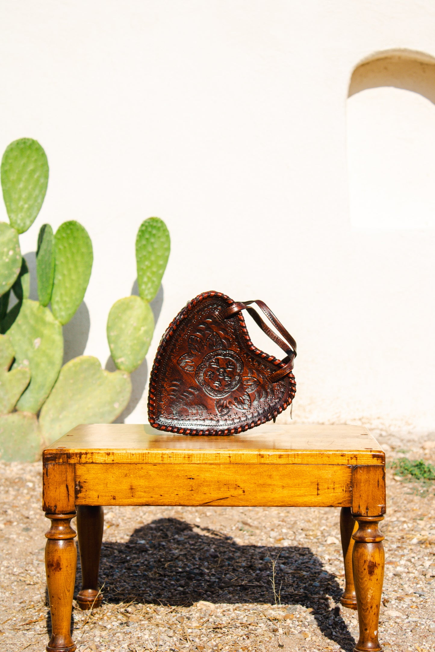 Corazoncito Leather Handbag | CLASSIC