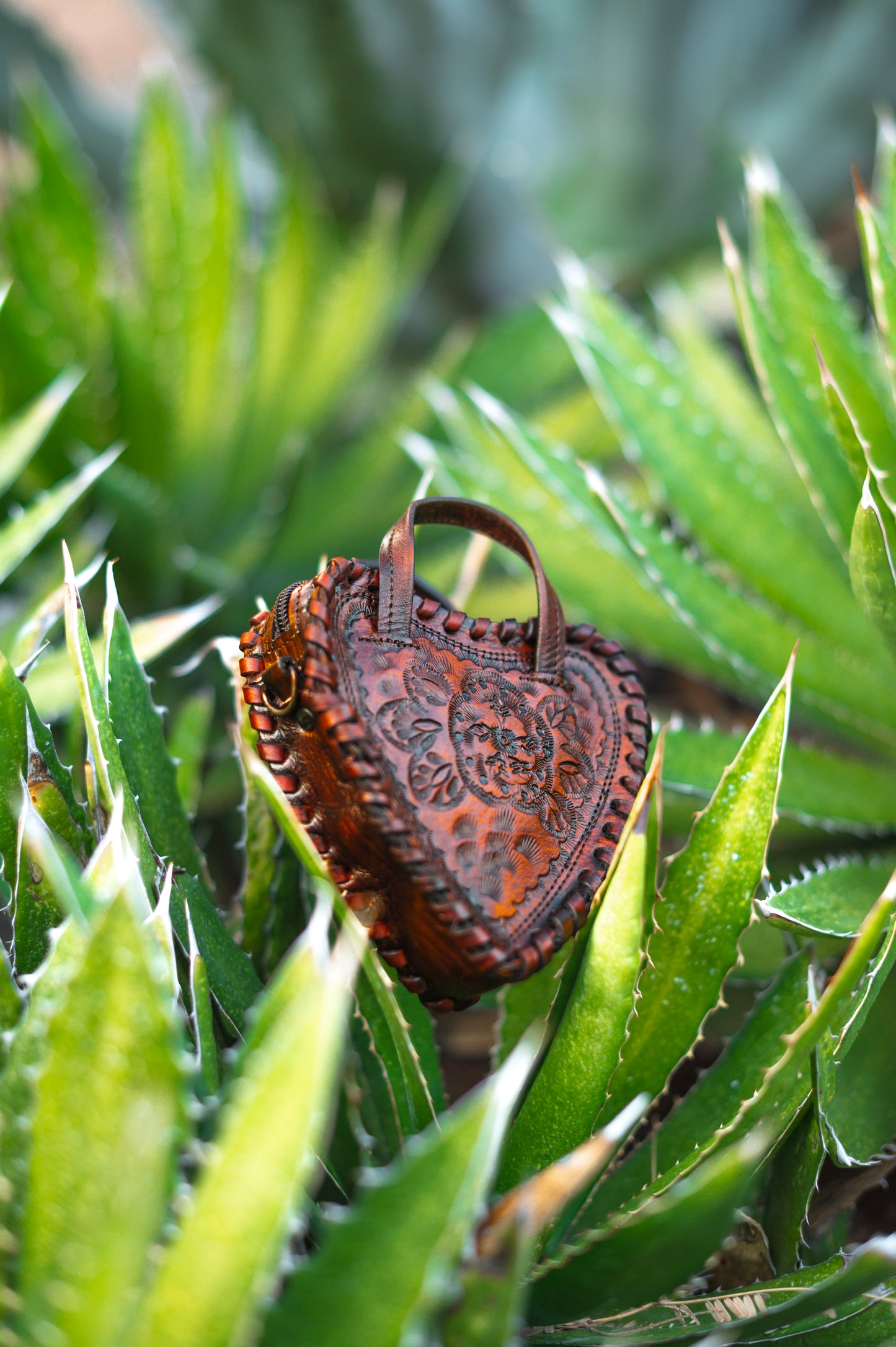 Heart Tooled Mini Moneybag Leather Crossbody