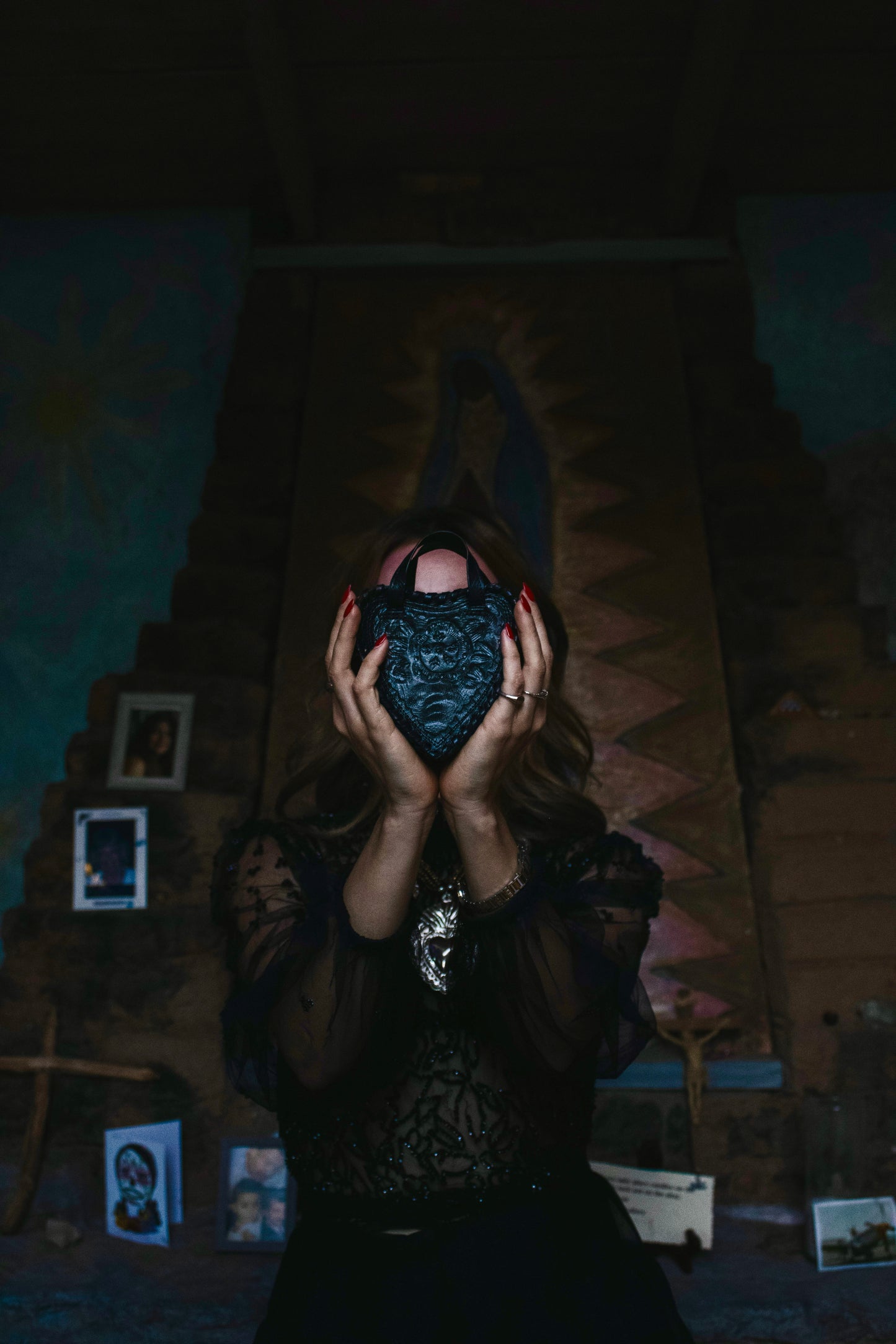 Heart Tooled Mini Moneybag Leather Crossbody