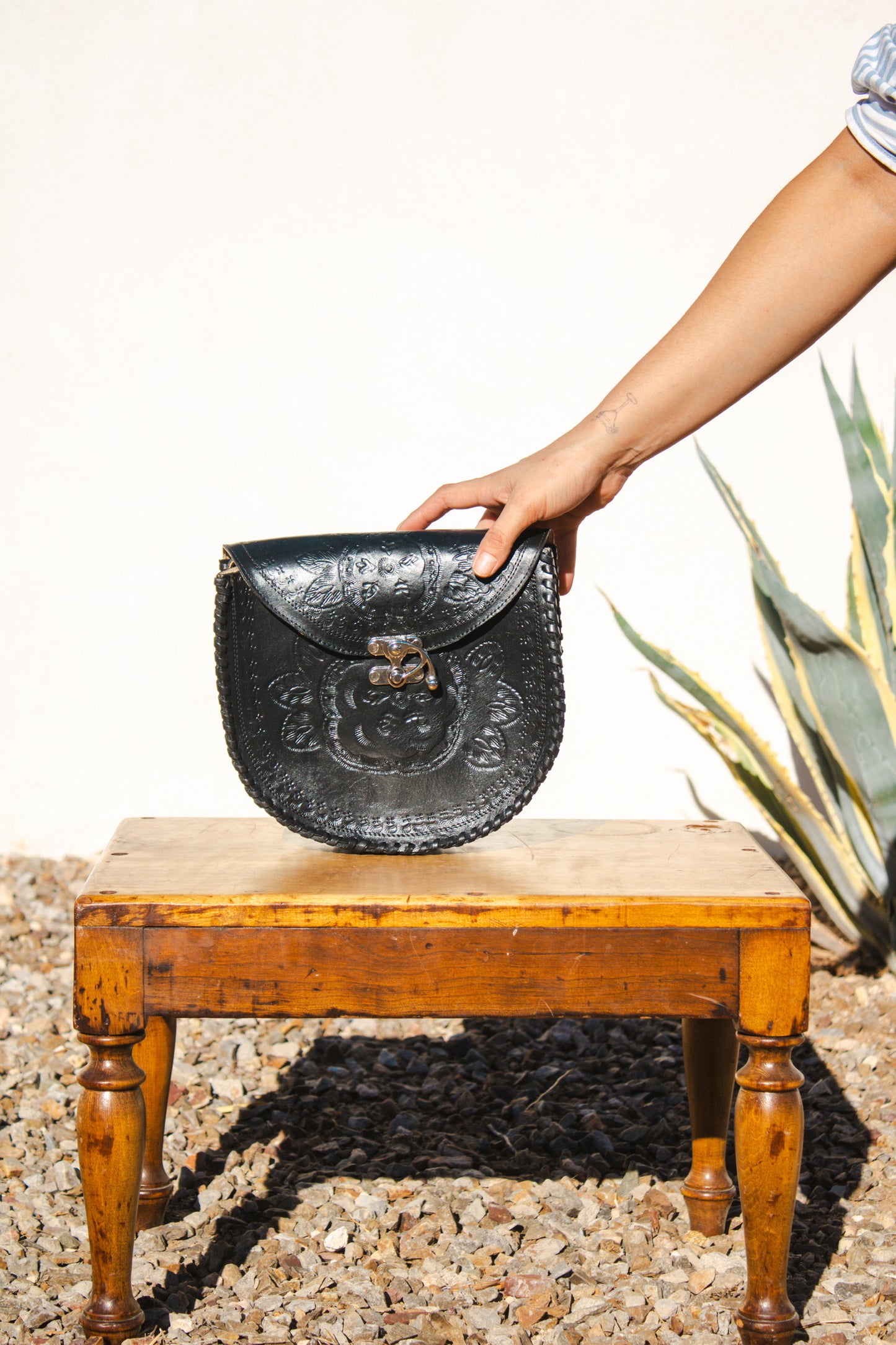 Negra Media Luna Leather Crossbody