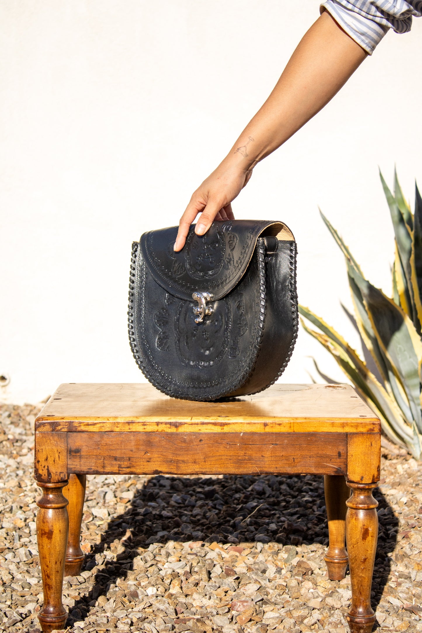 Negra Media Luna Leather Crossbody