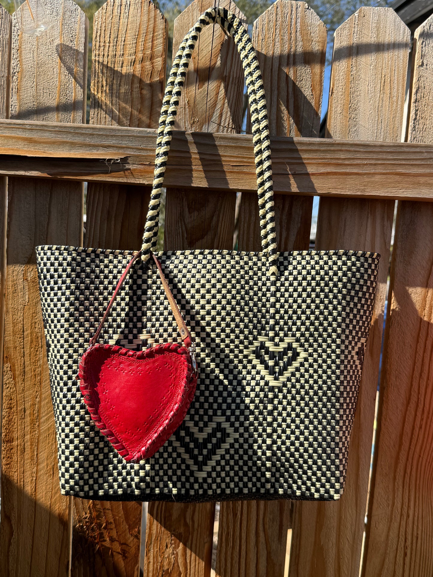 Hand-woven Heart Tote - Black